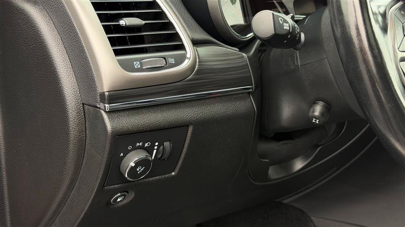 Used 2021 Jeep Grand Cherokee Limited w/ Luxury Group II AWD/4WD image 23
