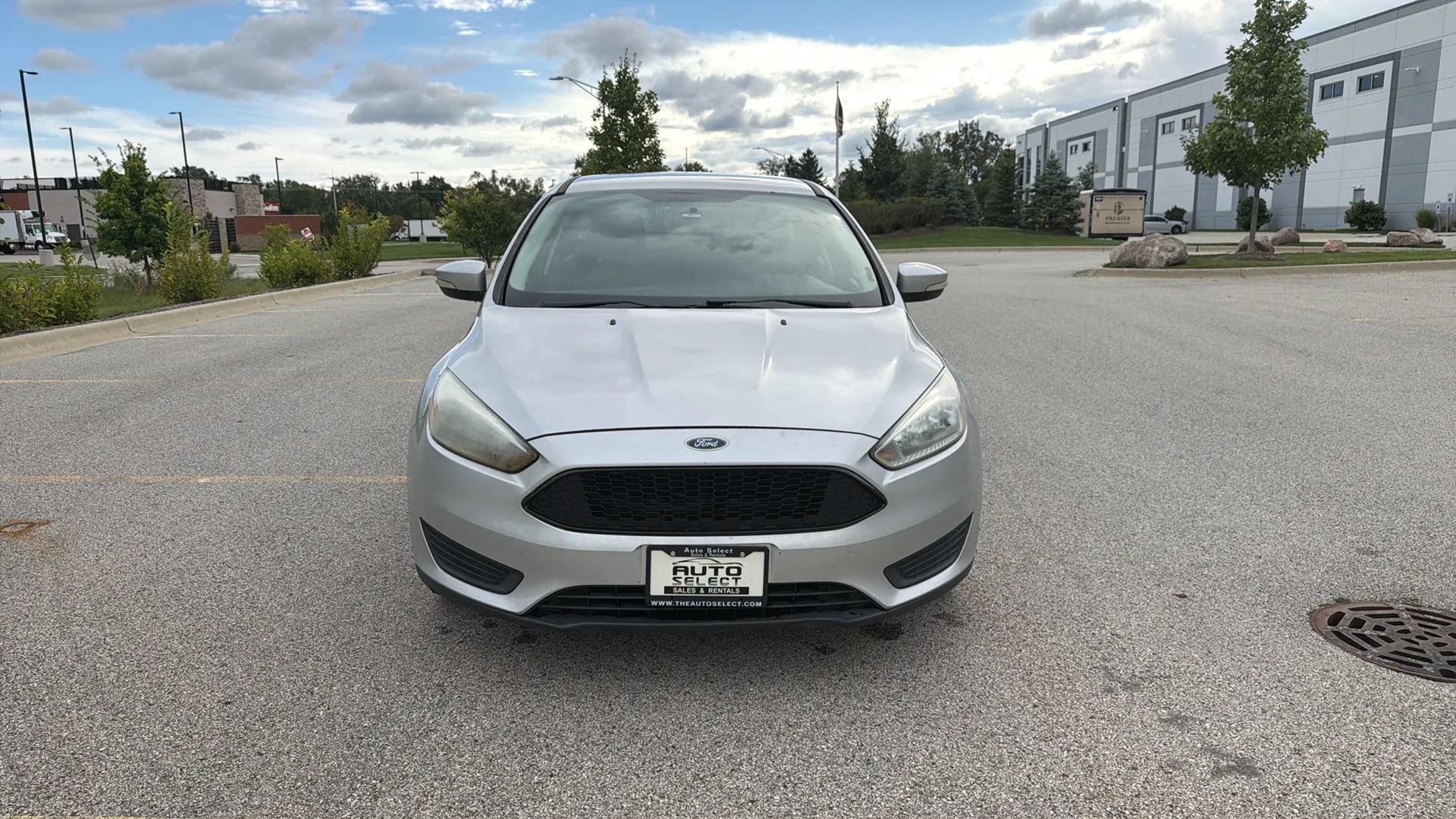 Used 2016 Ford Focus SE FWD image 2