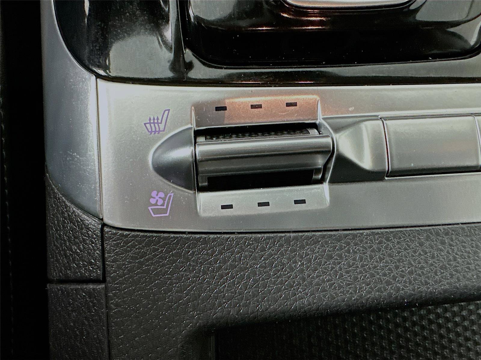 Used 2022 Kia Carnival SX image 16