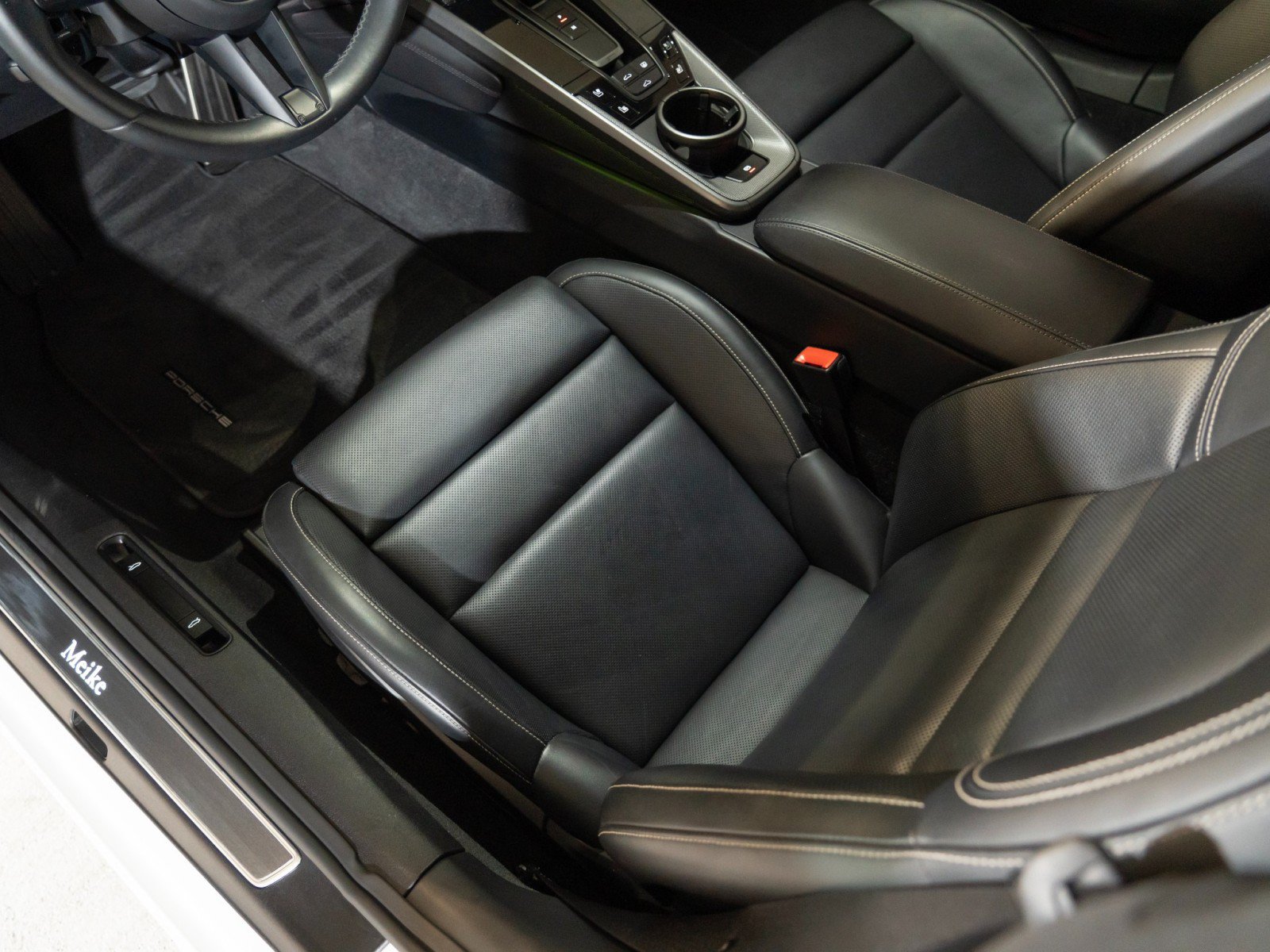 Certified 2024 Porsche 911 Carrera RWD image 14