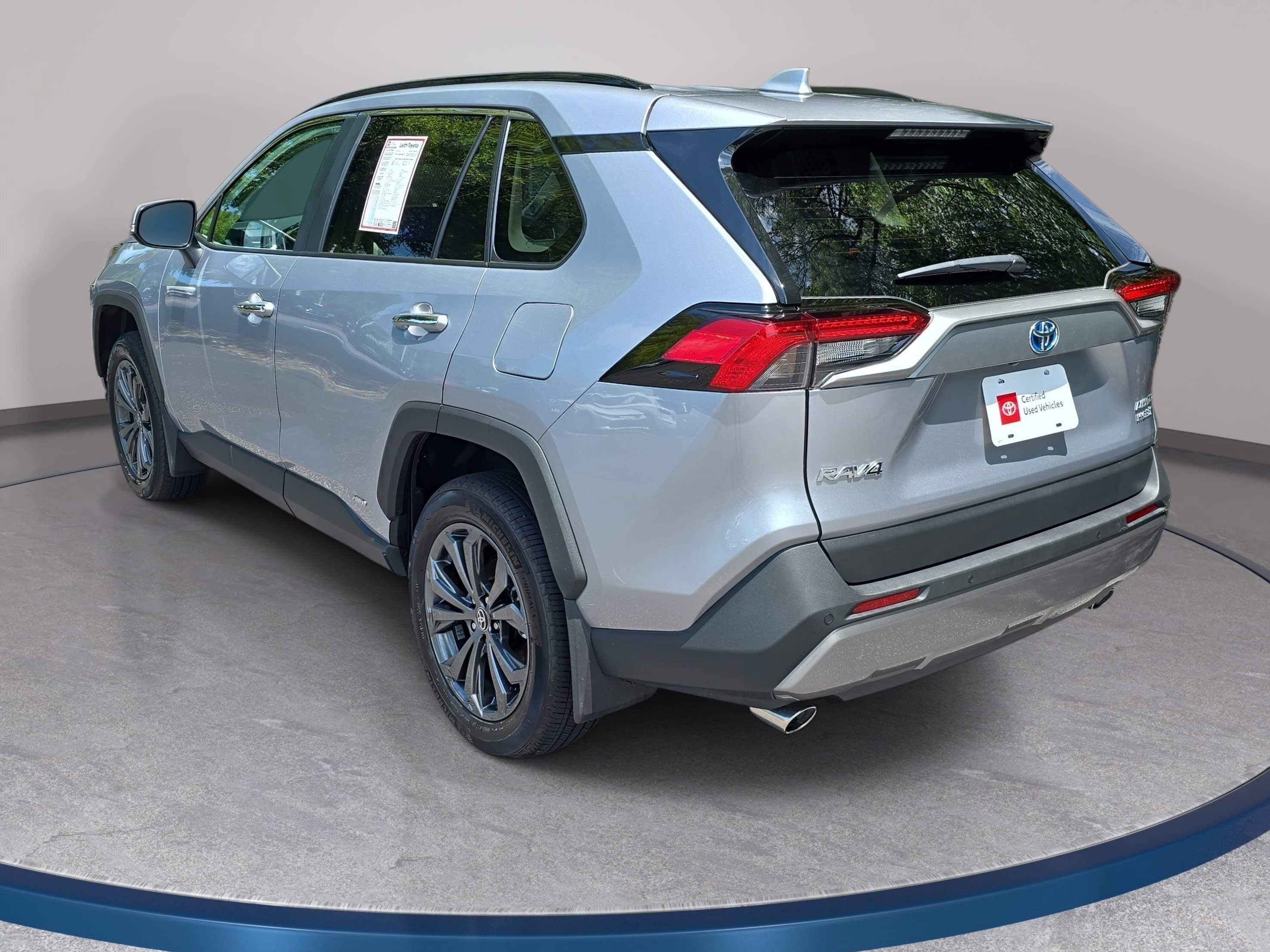 Used 2024 Toyota RAV4 Limited w/ Advanced Technology Package AWD/4WD image 7