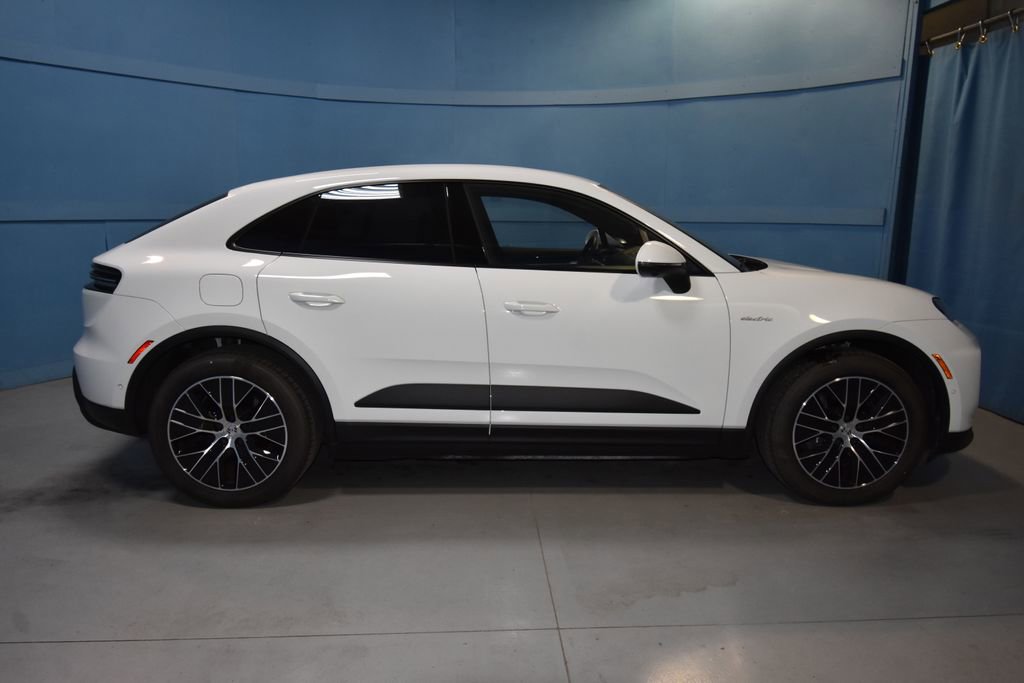 Certified 2025 Porsche Macan Electric image 20
