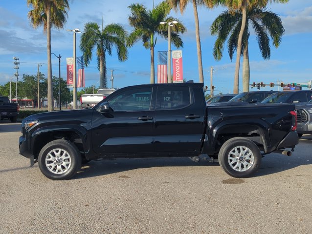 Used 2025 Toyota Tacoma SR image 5
