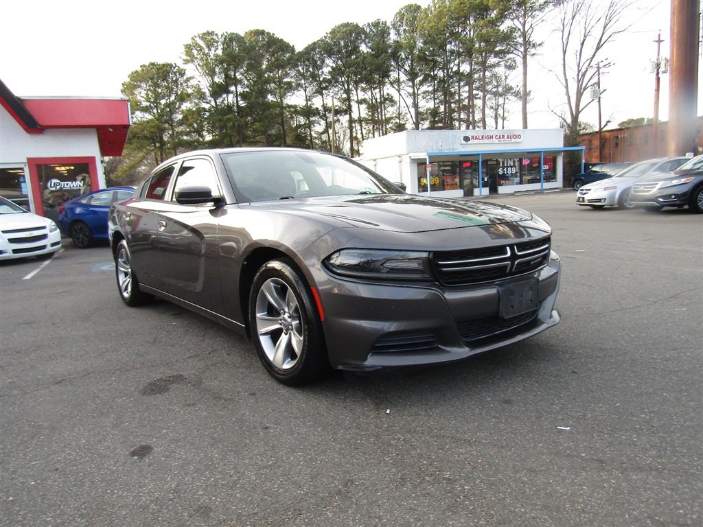 Used 2015 Dodge Charger SE w/ Sport Appearance Group image 14