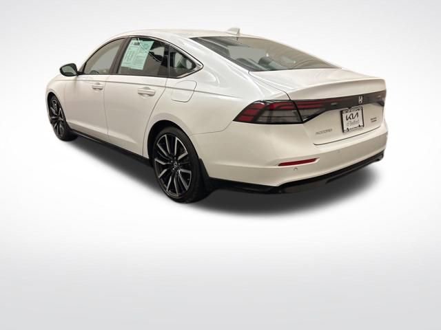 Used 2024 Honda Accord Touring image 7