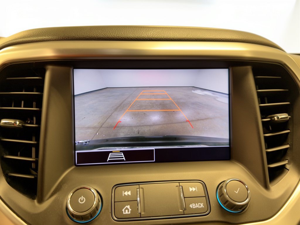 Used 2023 GMC Acadia SLE w/ Driver Convenience Package FWD image 24