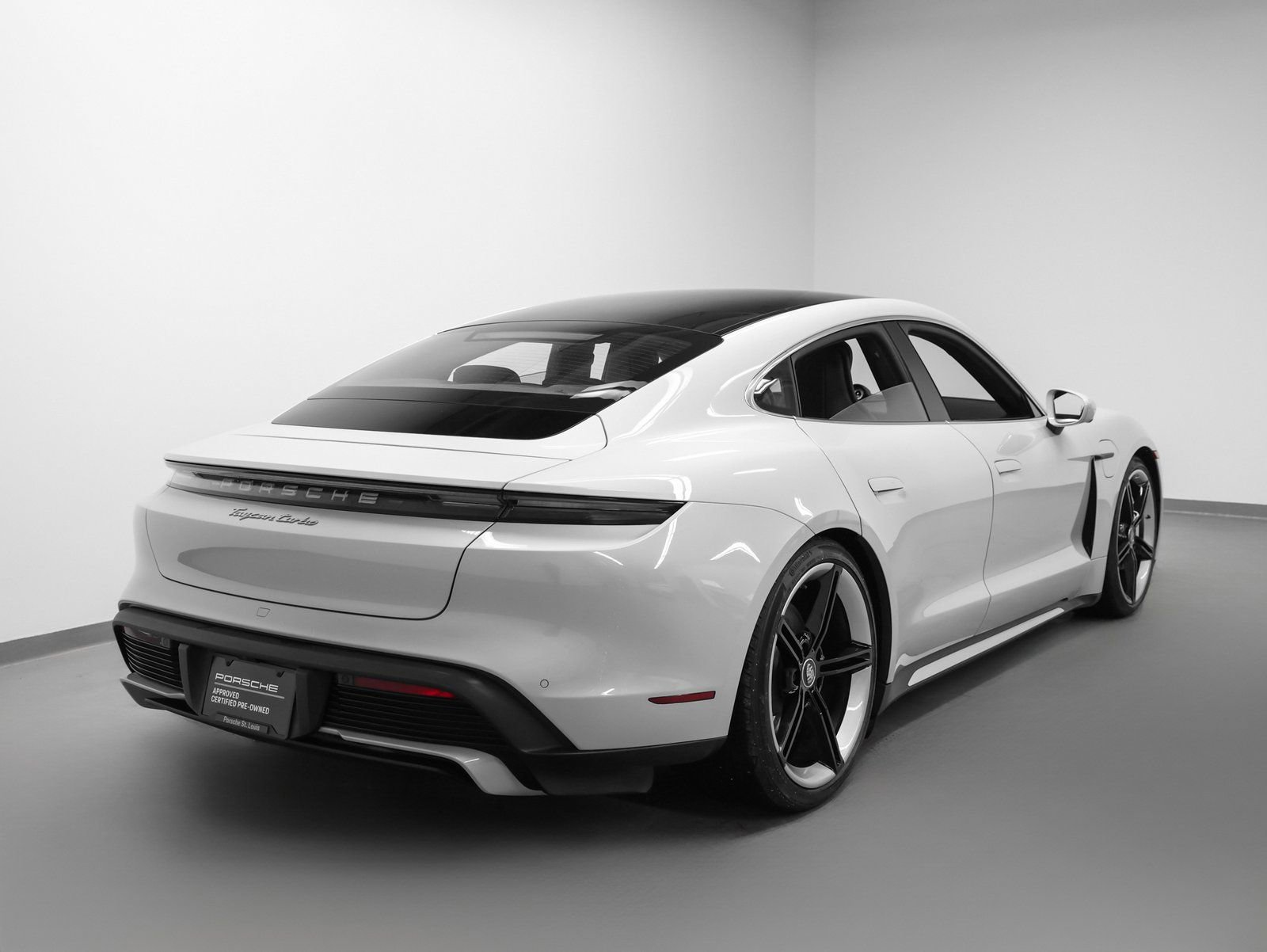 Certified 2021 Porsche Taycan Turbo image 12