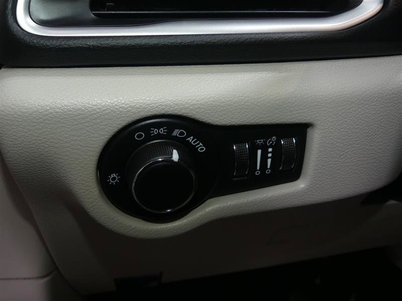 Used 2021 Chrysler Voyager Lxi FWD image 27