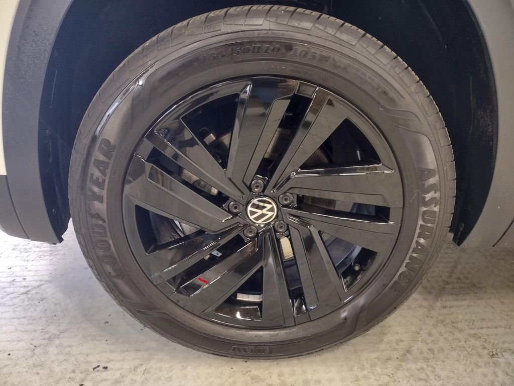 Certified 2022 Volkswagen Atlas Cross Sport SE w/ Panoramic Sunroof Package image 6