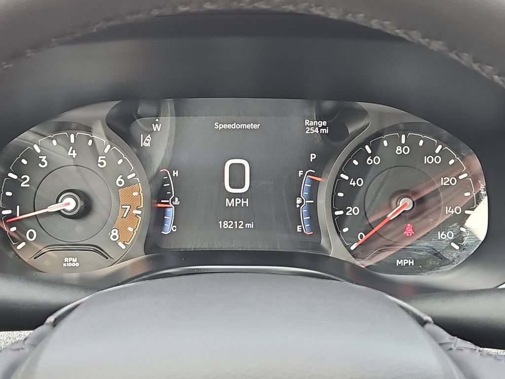 Used 2025 Jeep Compass Latitude AWD/4WD image 16