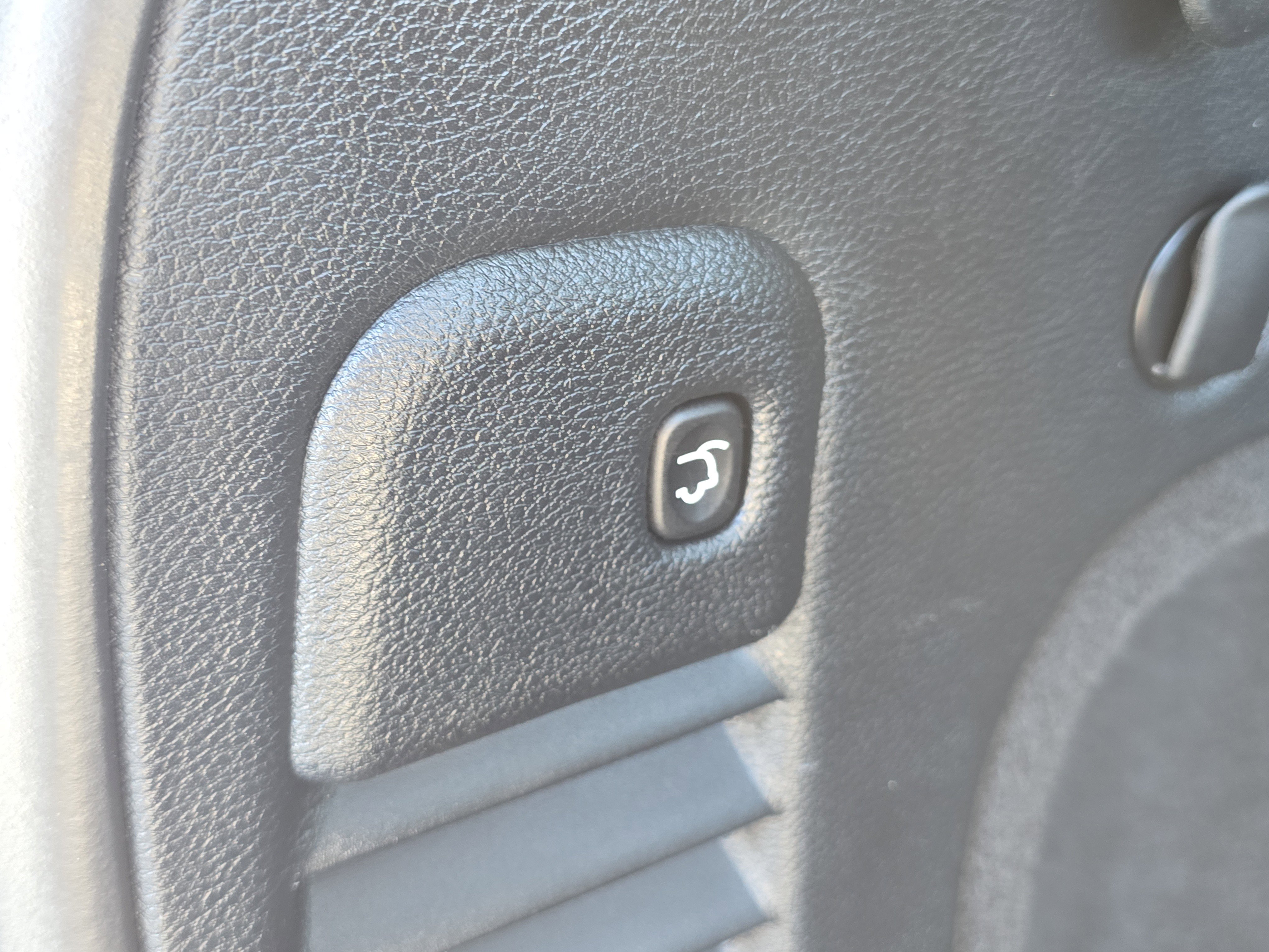 Used 2020 Jeep Grand Cherokee Limited X image 13