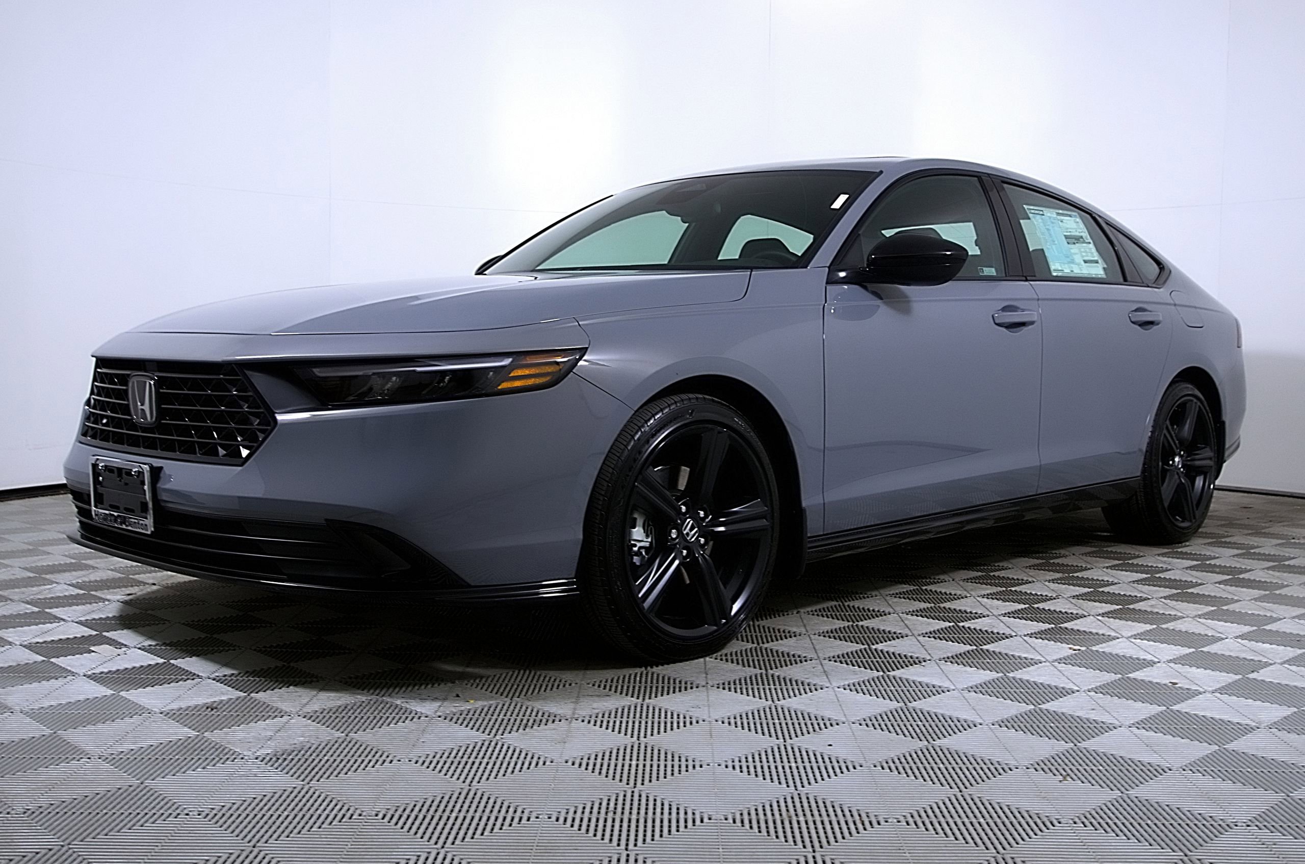 Used 2024 Honda Accord Sport image 2