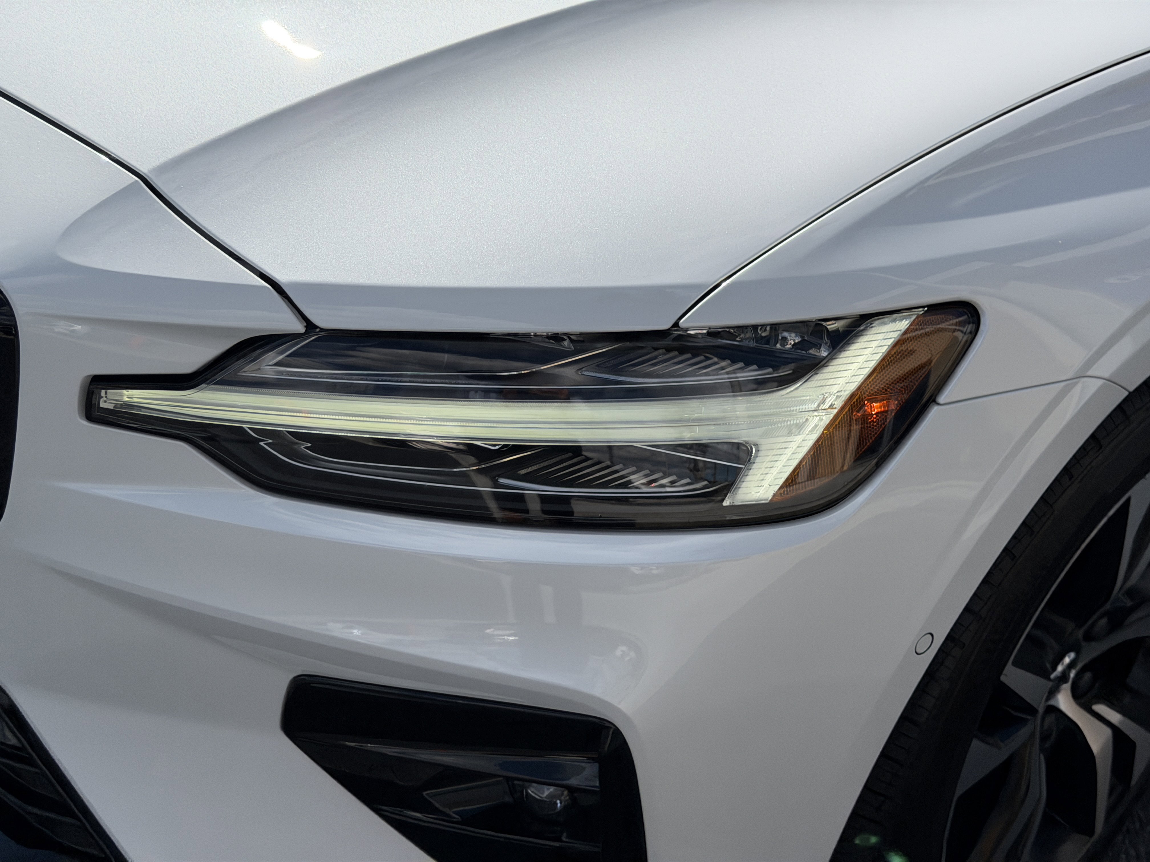 Certified 2024 Volvo S60 B5 Plus image 8