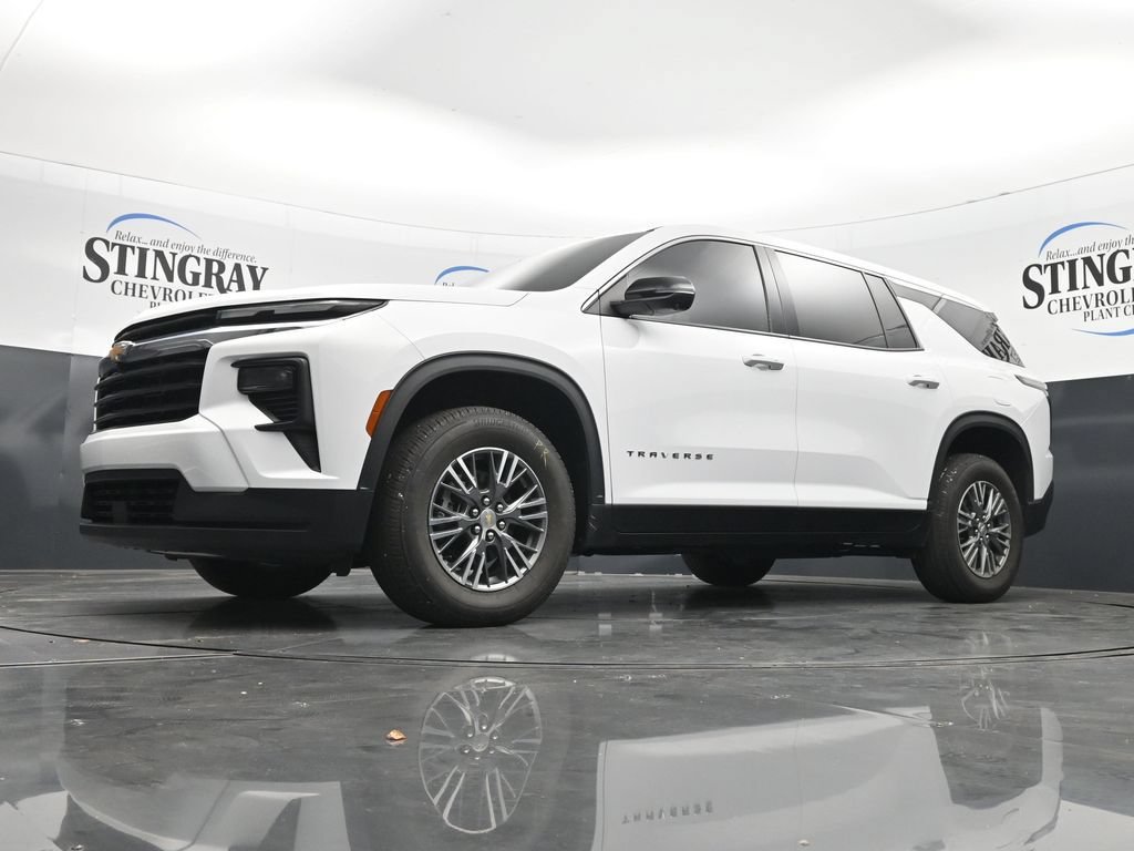 Certified 2024 Chevrolet Traverse LS FWD image 28