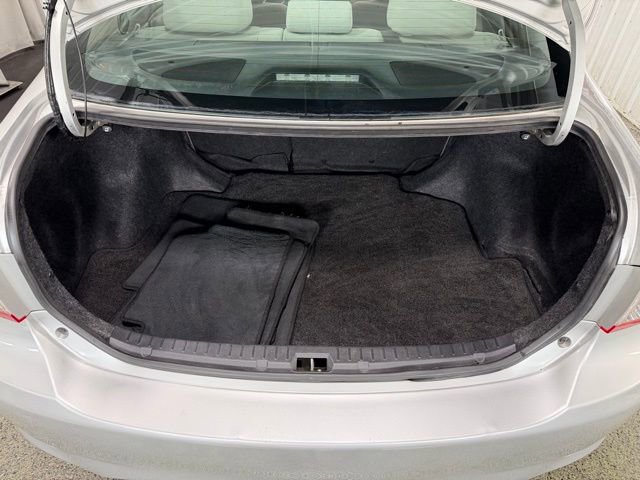 Used 2013 Toyota Corolla LE image 9