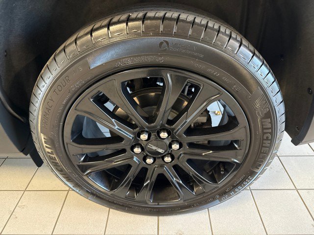 Used 2023 GMC Acadia SLE w/ Driver Convenience Package image 11