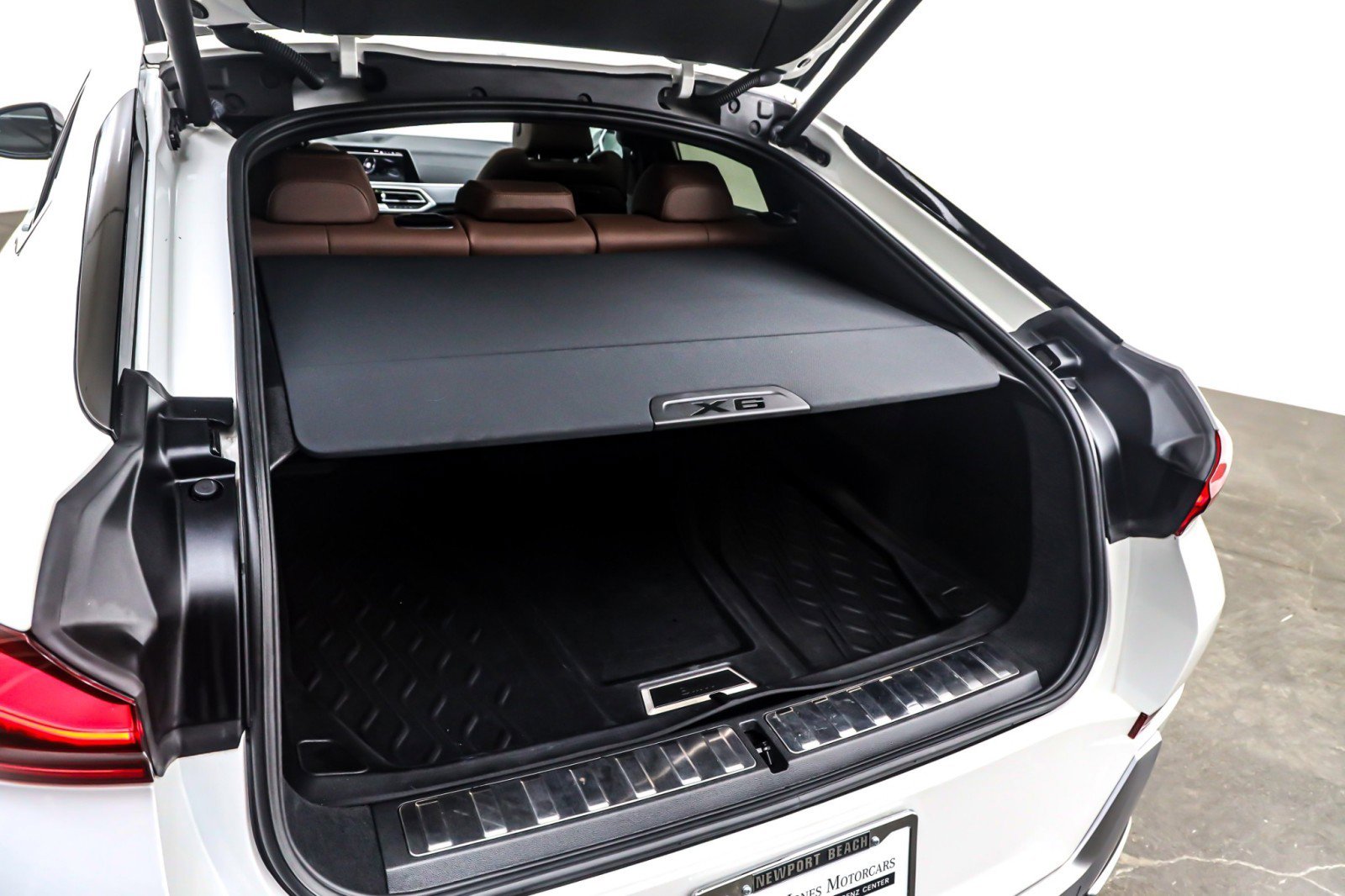 Used 2022 BMW X6 xDrive40i w/ Premium Package image 23