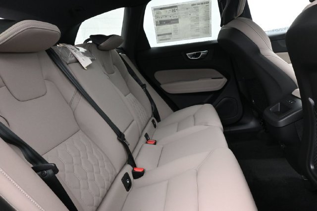 New 2027 Volvo XC60 B5 Core AWD/4WD image 31