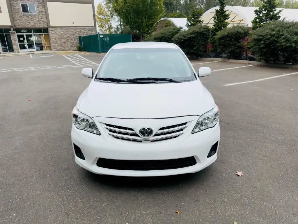 Used 2013 Toyota Corolla LE FWD image 8