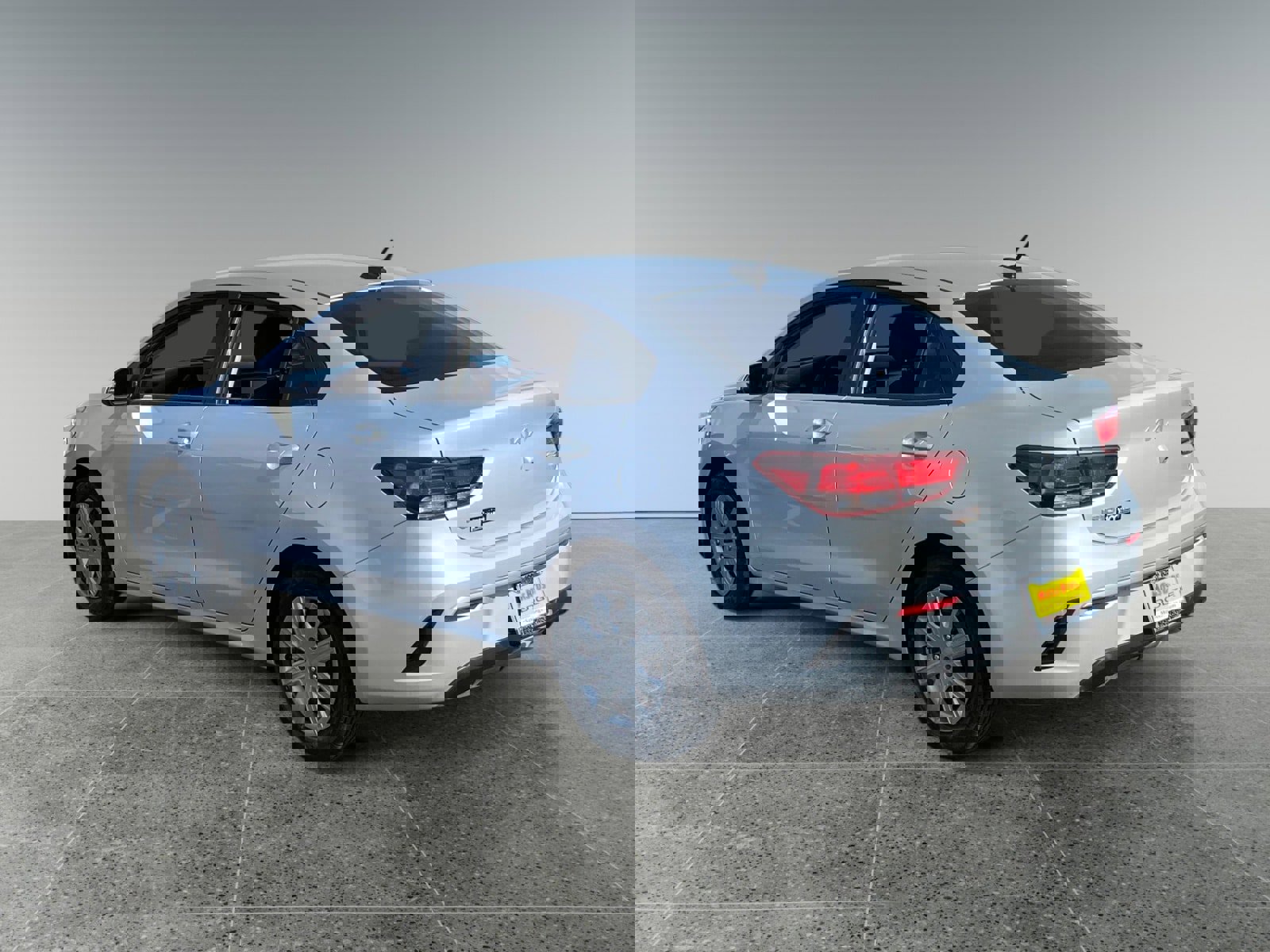 Used 2023 Kia Rio LX image 3