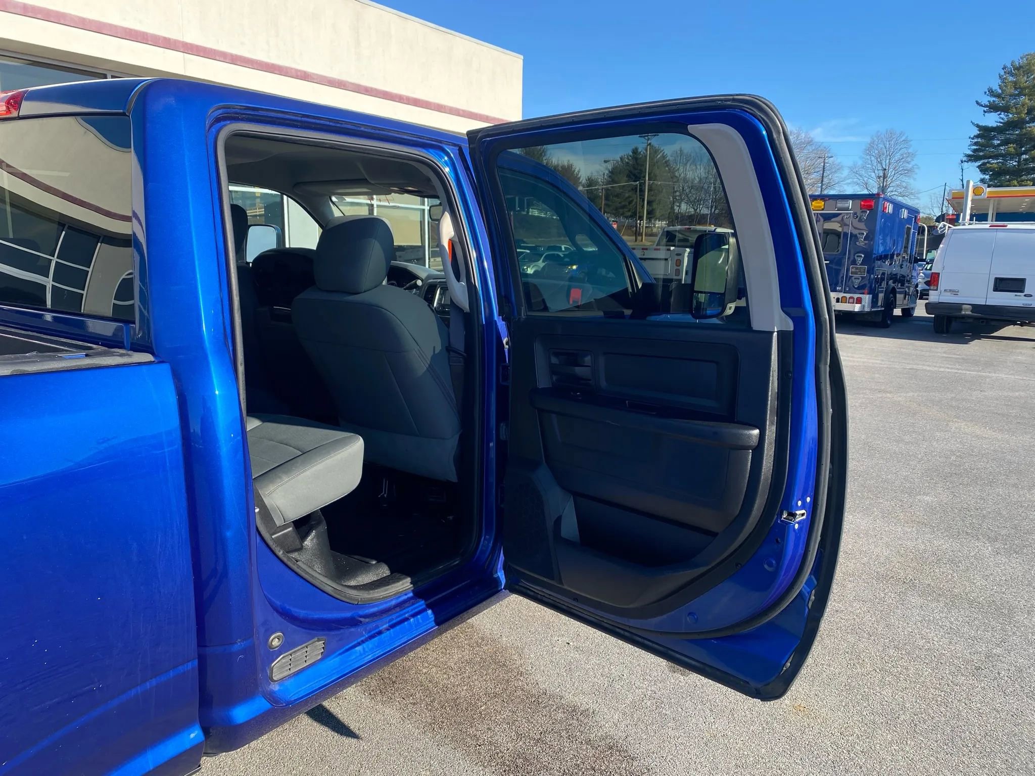 Used 2016 RAM 3500 Tradesman w/ Popular Equipment Group image 25