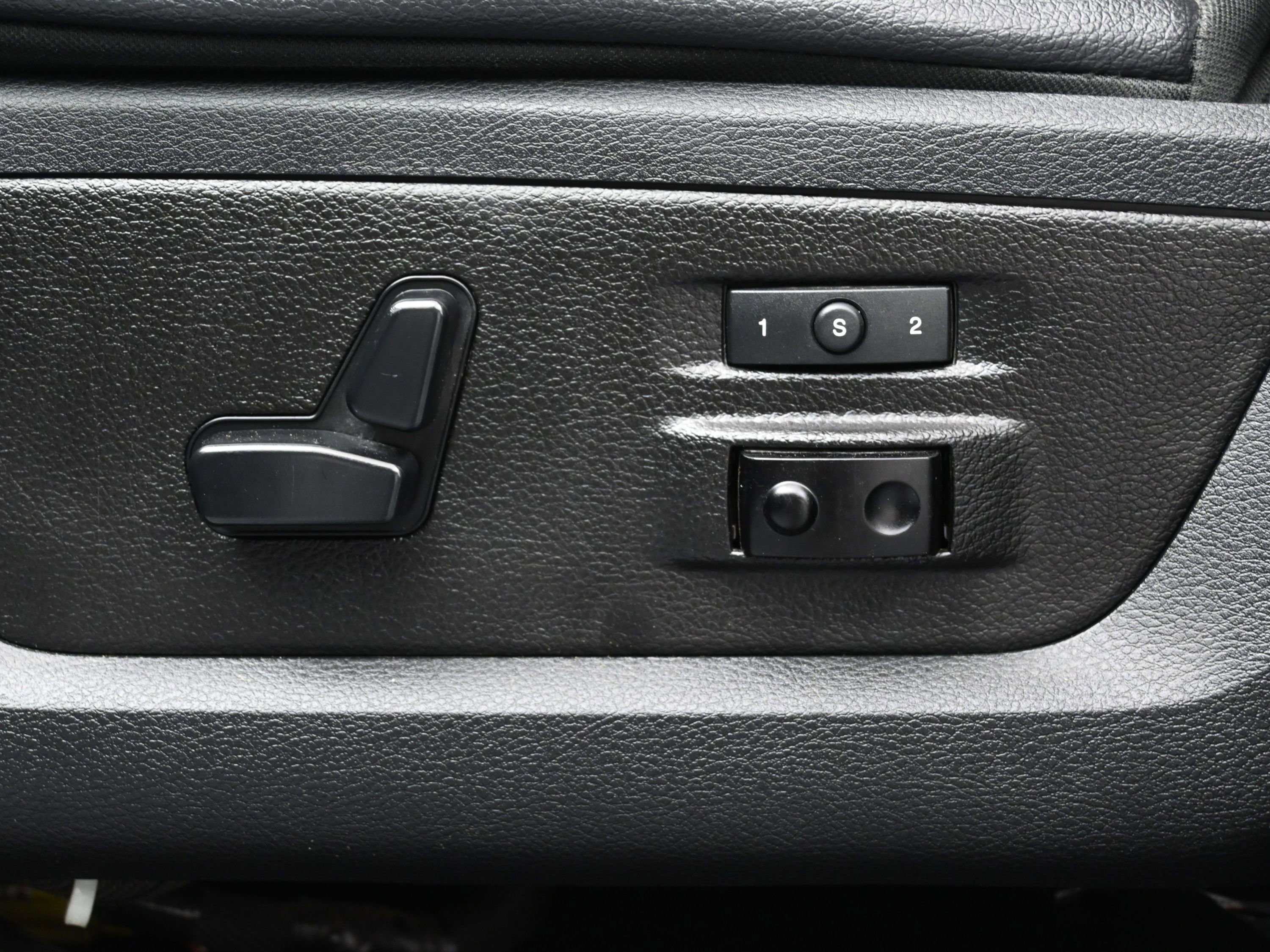 Used 2018 RAM 2500 Laramie w/ Off Road Package AWD/4WD image 10