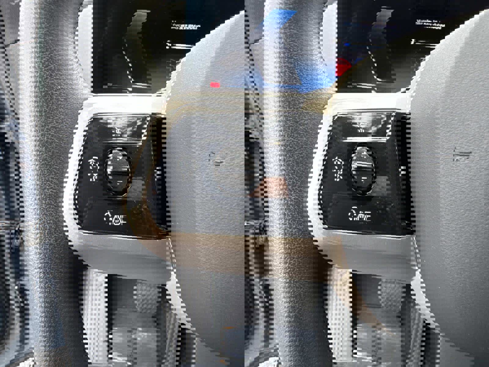 Certified 2025 BMW iX xDrive50 image 30