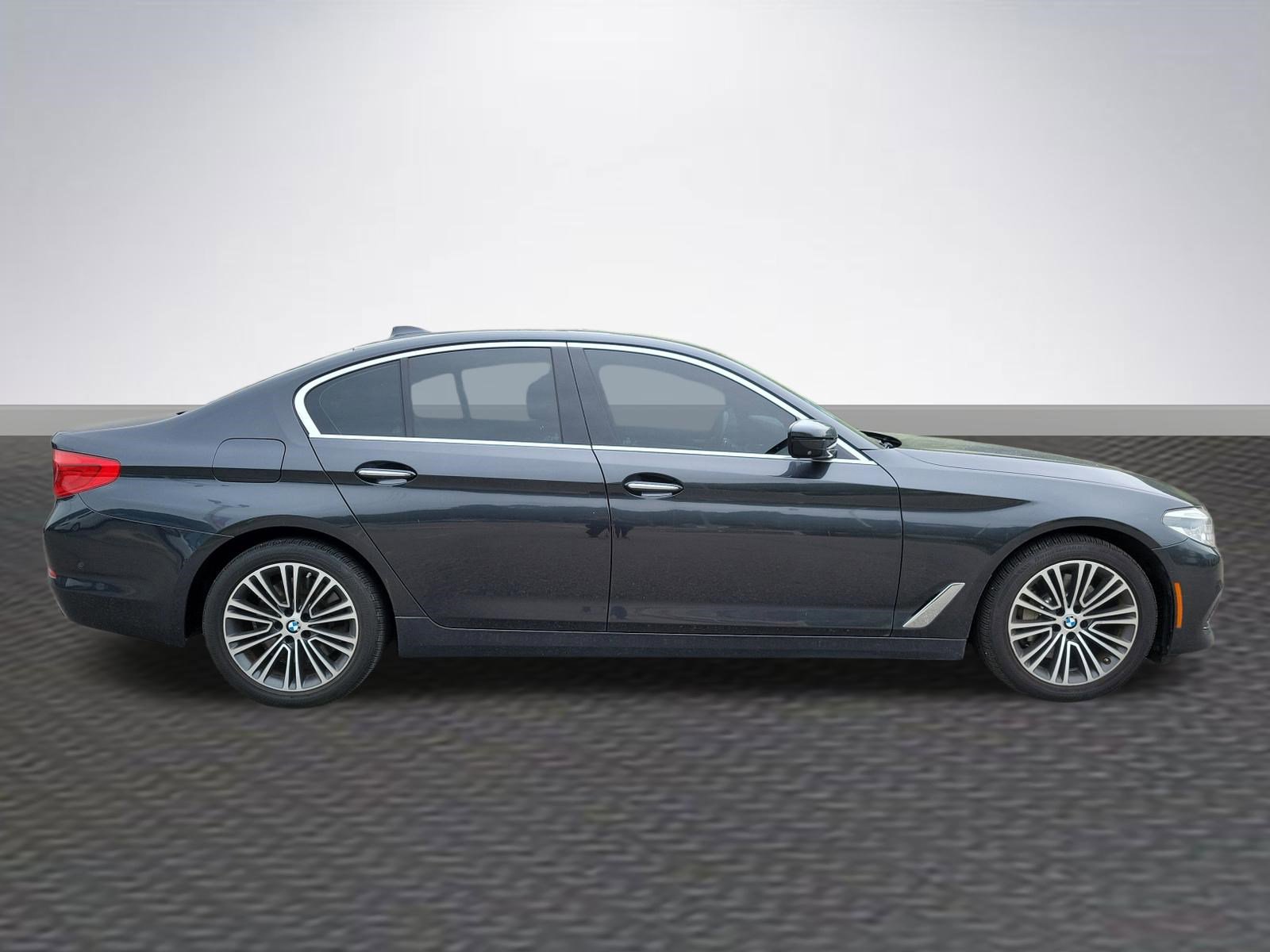 Used 2018 BMW 540i xDrive AWD/4WD image 4