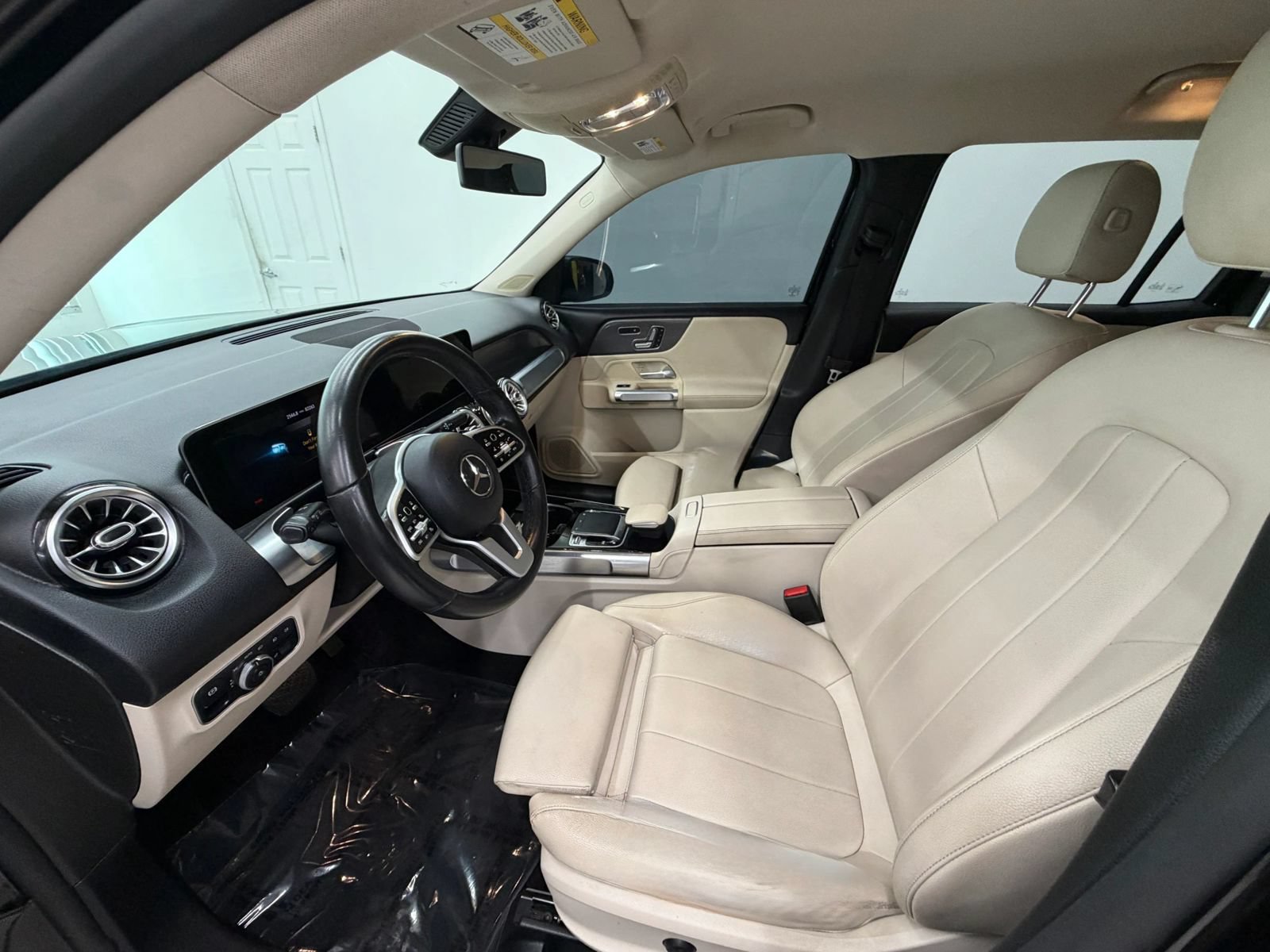 Used 2020 Mercedes-Benz GLB 250 w/ Premium Package image 14