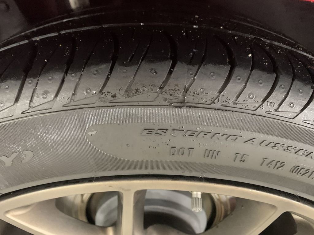 Used 2016 Dodge Challenger SRT Hellcat image 30