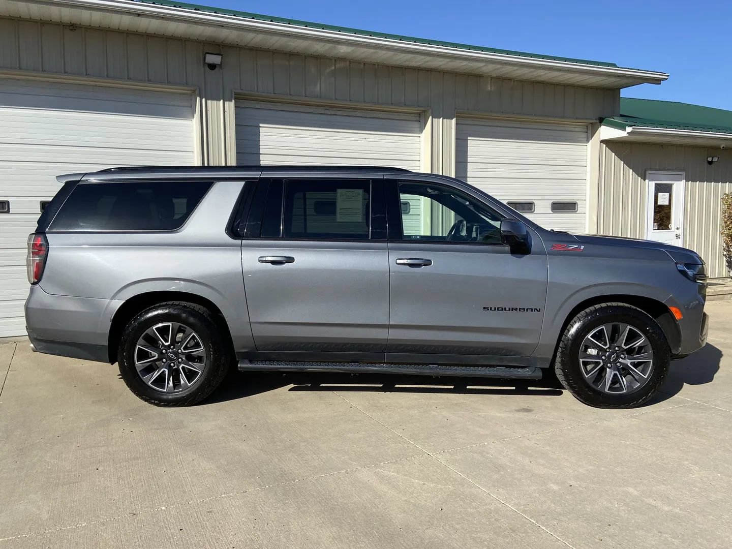 Used 2022 Chevrolet Suburban Z71 w/ Off-Road Capability Package AWD/4WD image 8