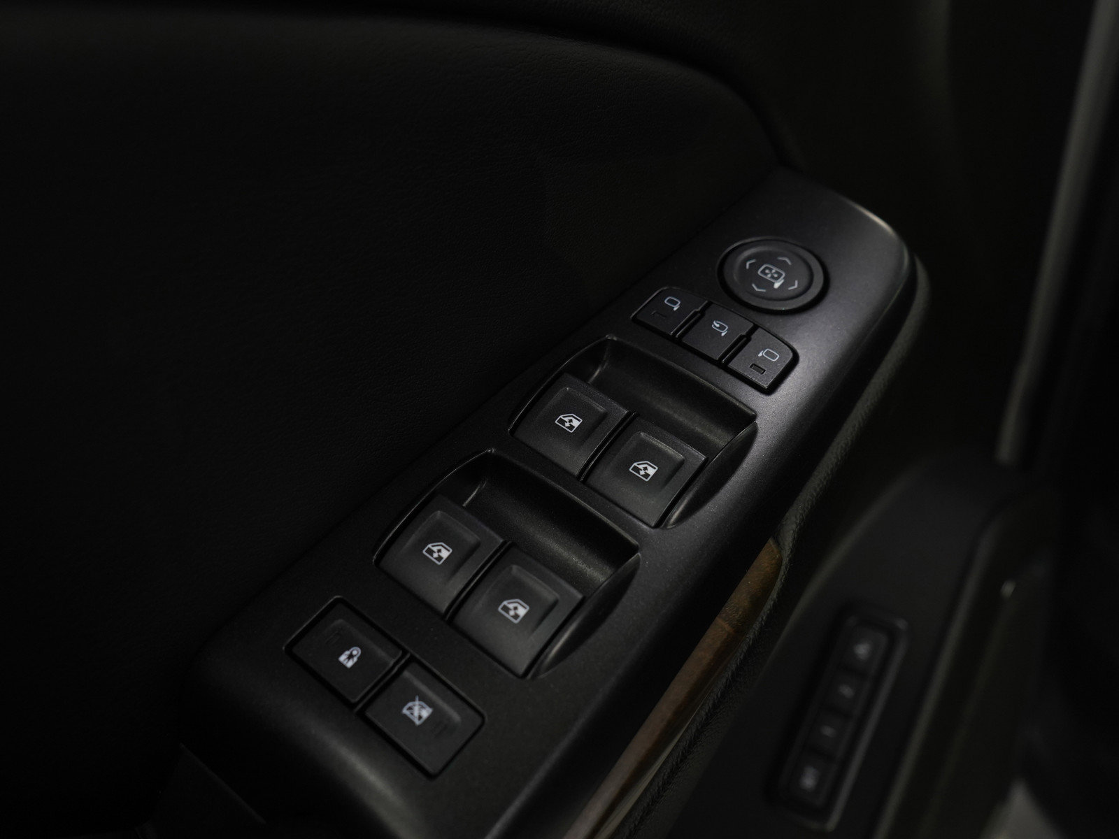 Used 2018 GMC Yukon XL Denali w/ Open Road Package image 23