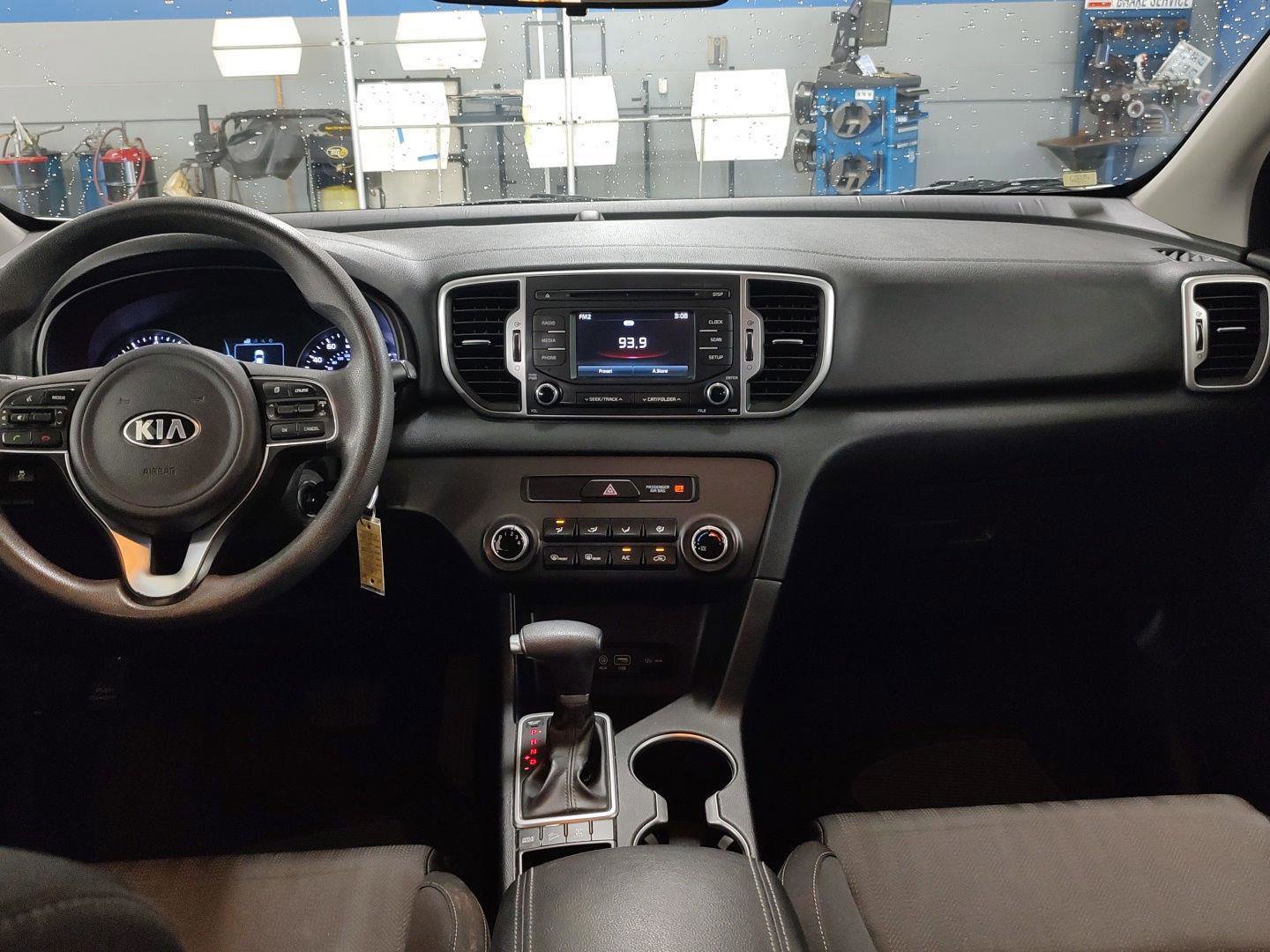 Used 2019 Kia Sportage LX AWD/4WD image 17