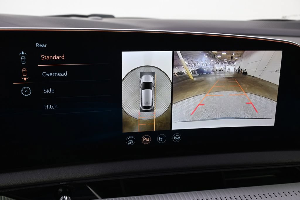 Certified 2025 Cadillac Optiq Luxury 2 w/ LPO, Floor Liner Package AWD/4WD image 29