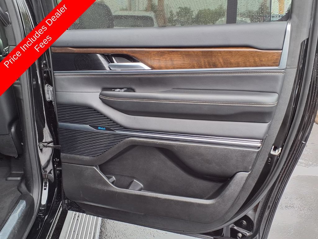 Used 2024 Jeep Grand Wagoneer L 4WD image 15