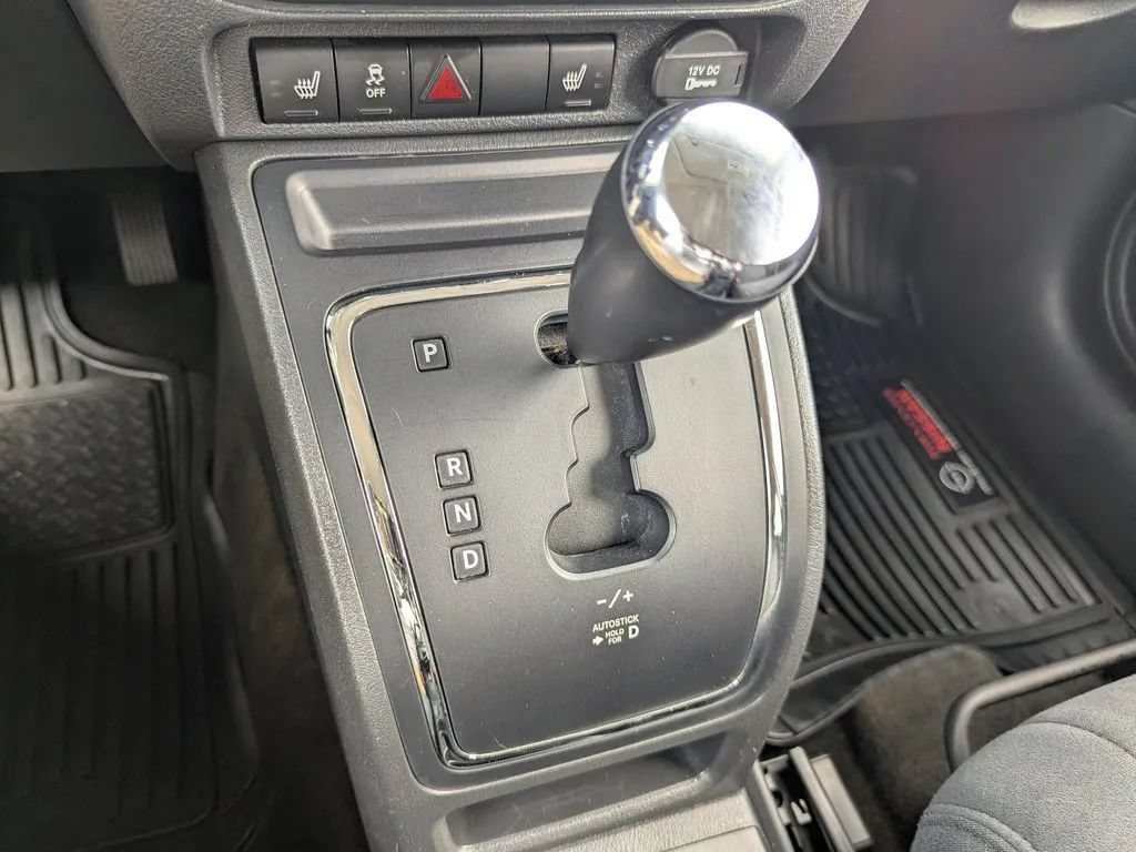Used 2016 Jeep Patriot Latitude FWD image 25