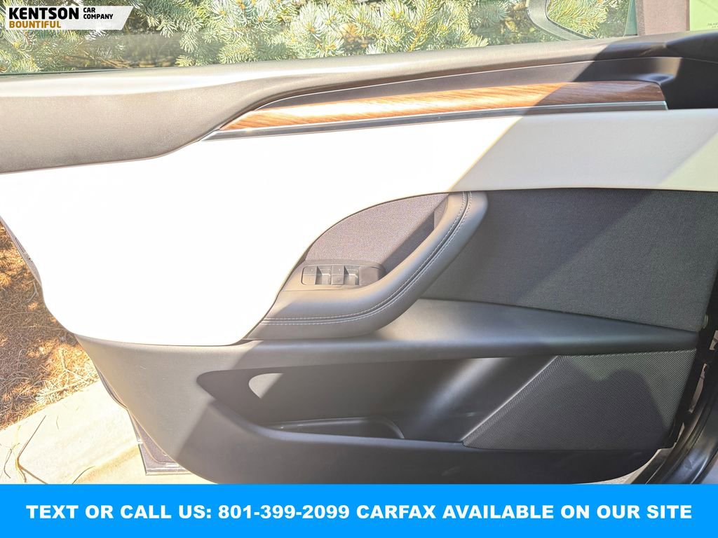Used 2023 Tesla Model X image 19