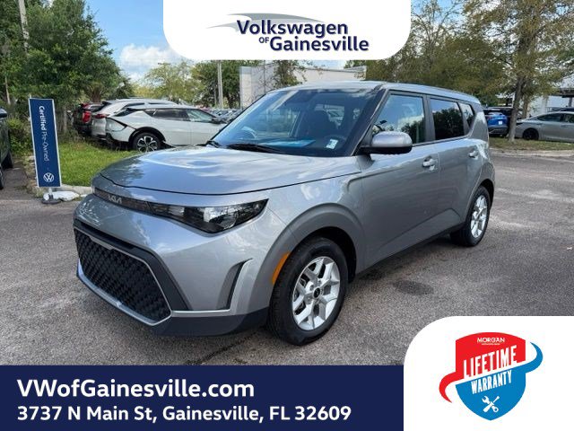 Used 2025 Kia Soul LX w/ LX Technology Package FWD image 3