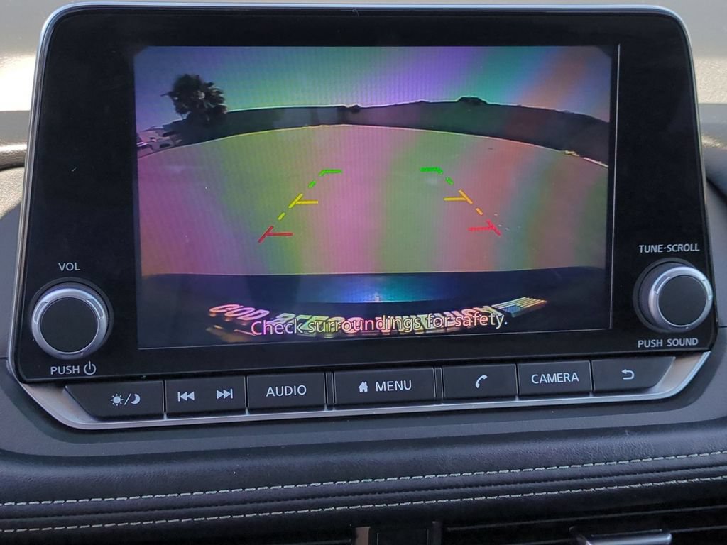 Used 2025 Nissan Rogue SV FWD image 17