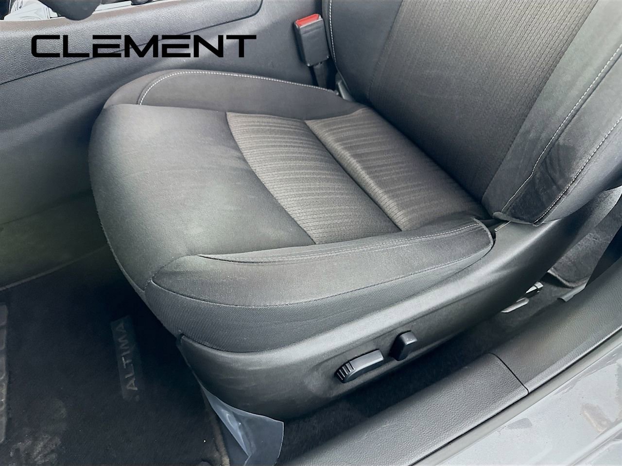 Used 2024 Nissan Altima 2.5 SV image 27