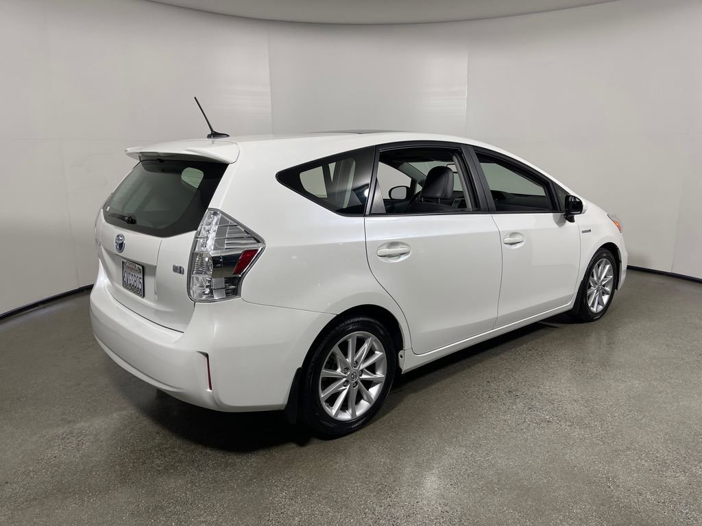 Used 2012 Toyota Prius V Five image 3