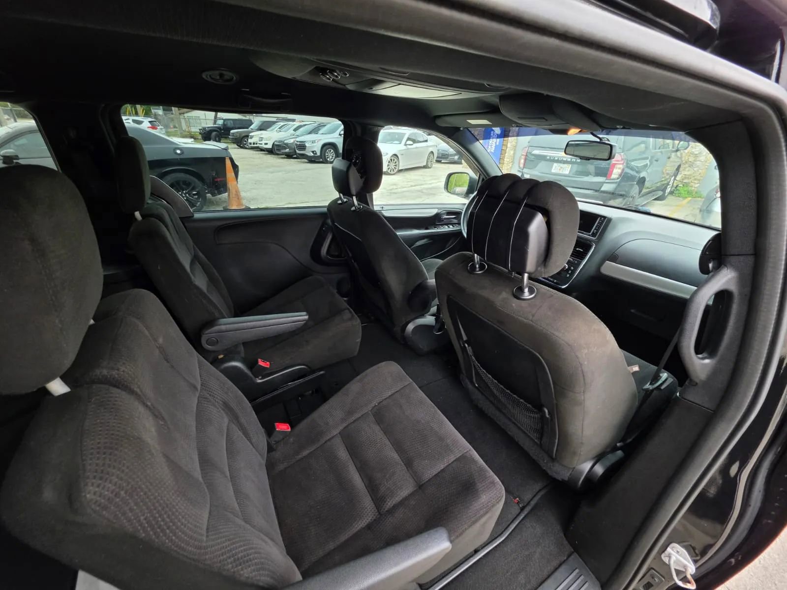 Used 2015 Dodge Grand Caravan SE w/ Quick Order Package 29E SE image 9