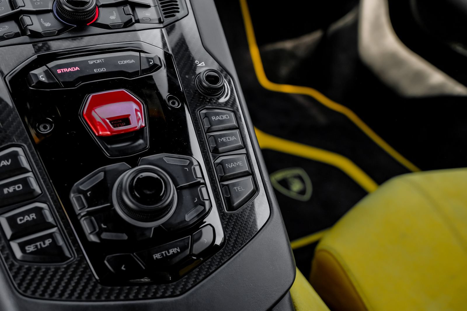 Used 2018 Lamborghini Aventador S AWD/4WD image 26