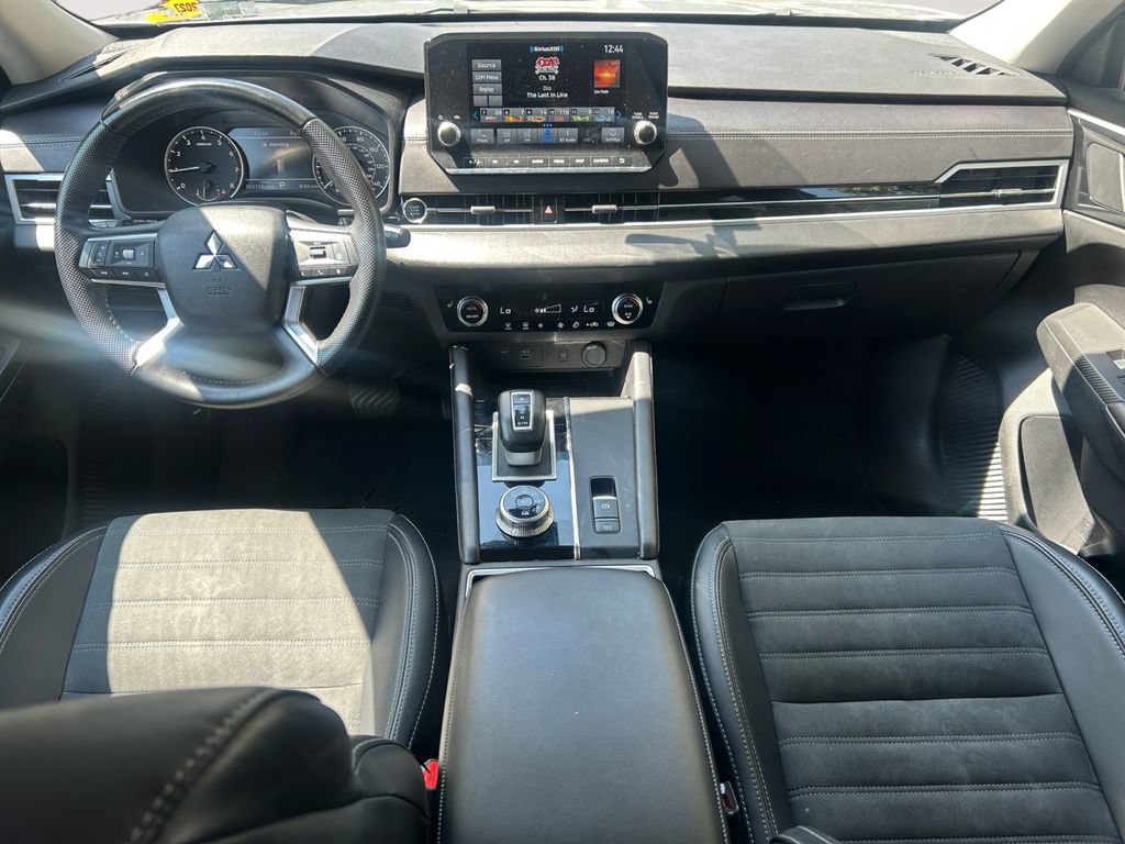 Used 2024 Mitsubishi Outlander SE Black Edition AWD/4WD image 10
