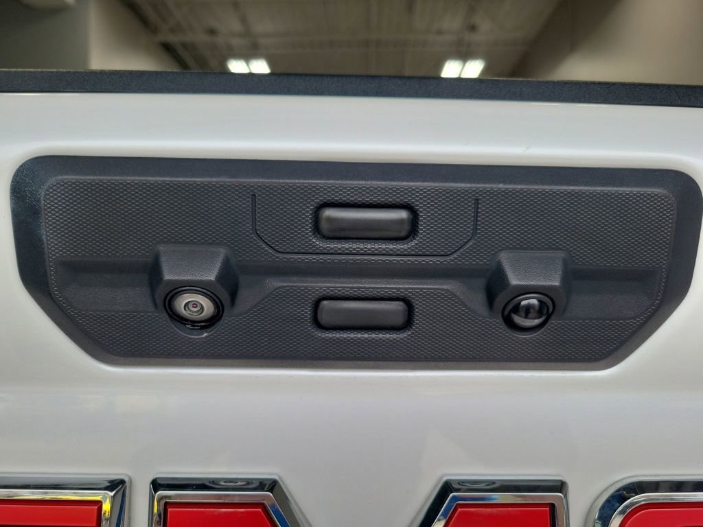 Used 2023 GMC Sierra 2500 Denali w/ Denali Ultimate Package image 9