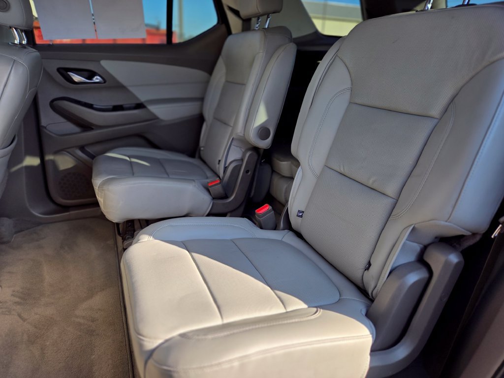 Used 2019 Chevrolet Traverse Premier w/ LPO, Cargo Package AWD/4WD image 17
