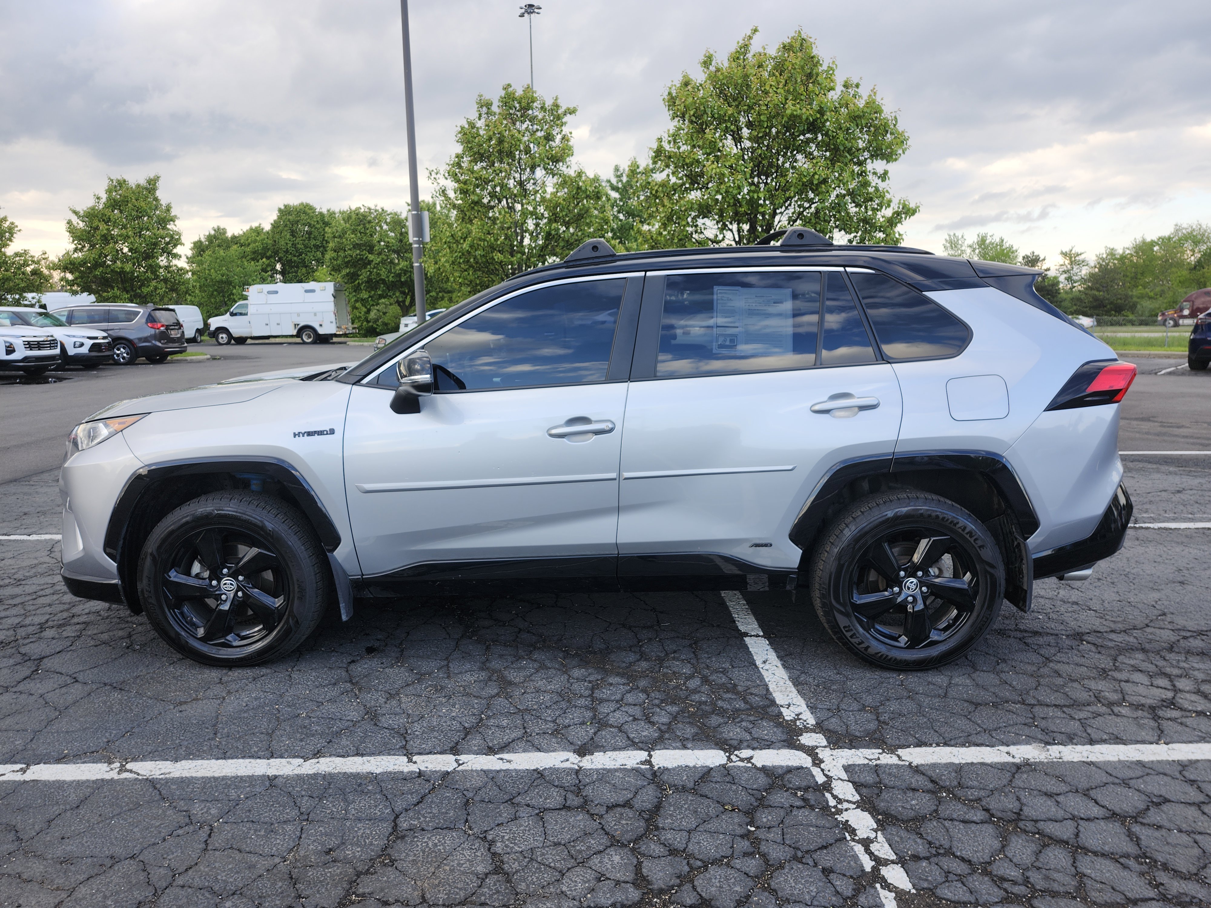 Used 2020 Toyota RAV4 XSE w/ XSE Grade Weather Package AWD/4WD image 18
