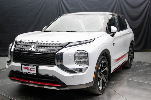 Used 2024 Mitsubishi Outlander SE image 6