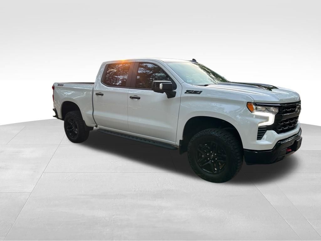 Used 2024 Chevrolet Silverado 1500 LT Trail Boss w/ Convenience Package II AWD/4WD image 8