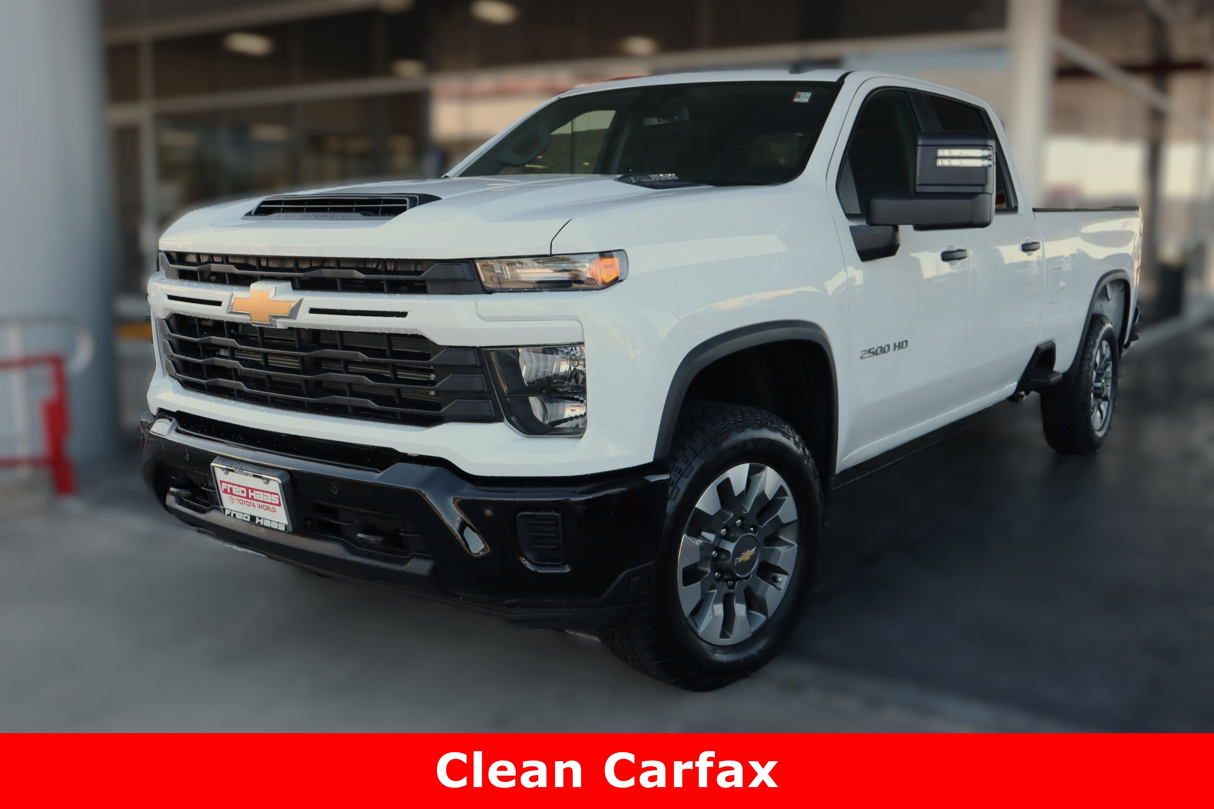 Used 2025 Chevrolet Silverado 2500 Custom w/ Custom Value Package image 2